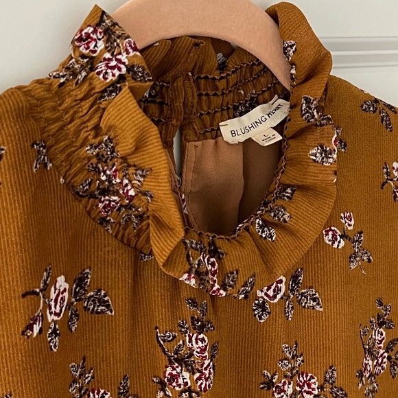 Floral Top - Picture 2 of 6